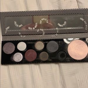 Mac basic bitch eye shadow palette